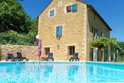 vignette_piscine_bas2 vue gite le Pommier avec piscine.